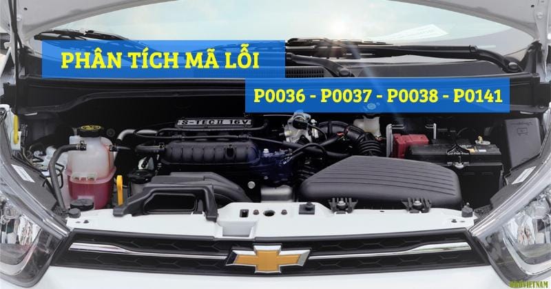 Kỹ thuật viên kiểm tra hệ thống dây điện và đầu nối cảm biến oxy trên xe Chevrolet